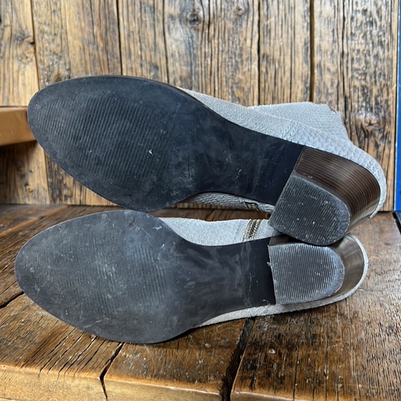 Nicole suede booties - Picture 3 of 4